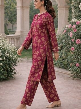 Elegant Women's Maroon & Gold Printed Kurta Set